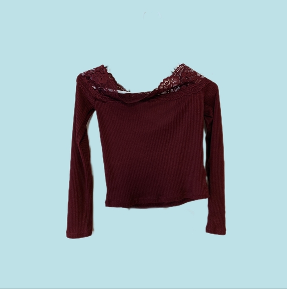 Lace trimmed, off-the-shoulder long sleeve - Picture 2 of 4